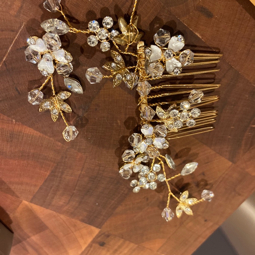 Haute Bride Haircomb bridal accessory
